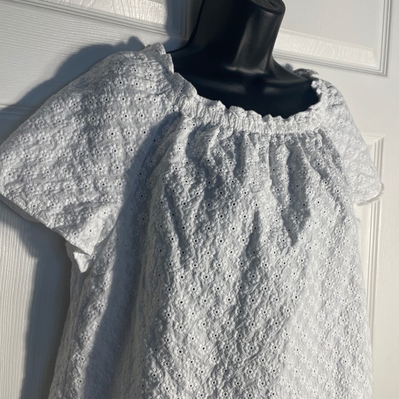 Talbots Shirt Womens L‎ White Floral Eyelet Lace Short Sleeve Cottagecore Blouse - Picture 2 of 10